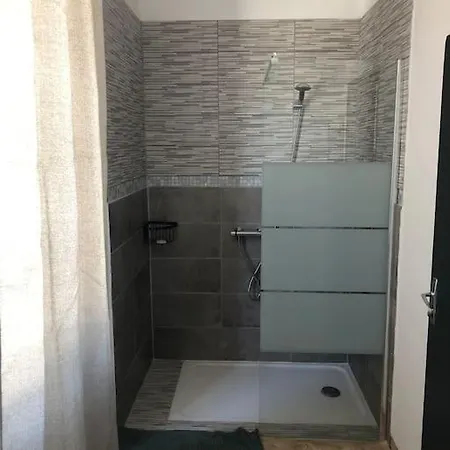 Tatil Evi Maison Dans Copropriete Calme Avec Piscine Plaisians